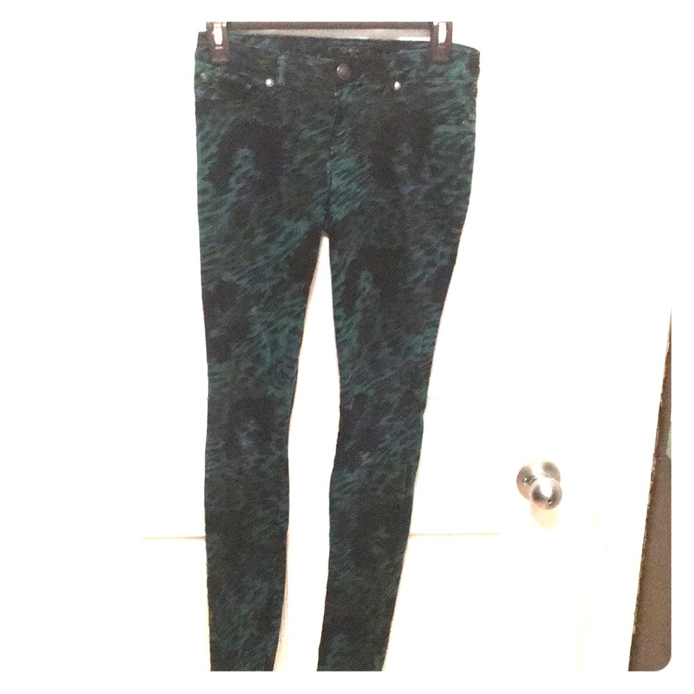 Jessica Simpson KISS Me Jegging